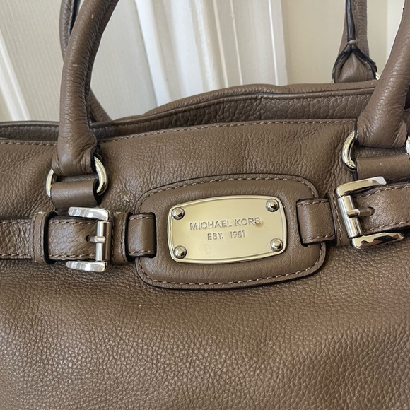 Michael Kors Hamilton Bag EUC - Picture 2 of 10